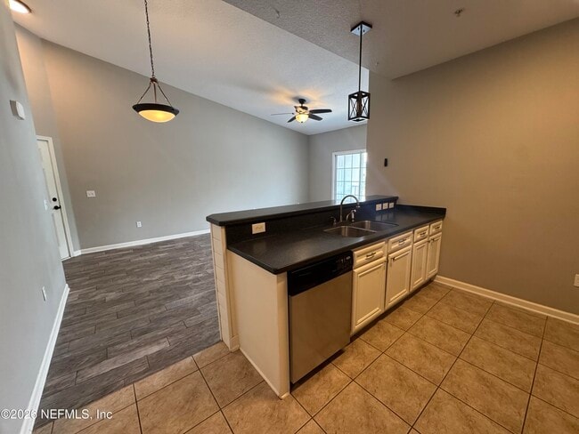 Building Photo - 5006 Key Lime Dr