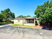 Building Photo - Beautiful Home with Quiet Location