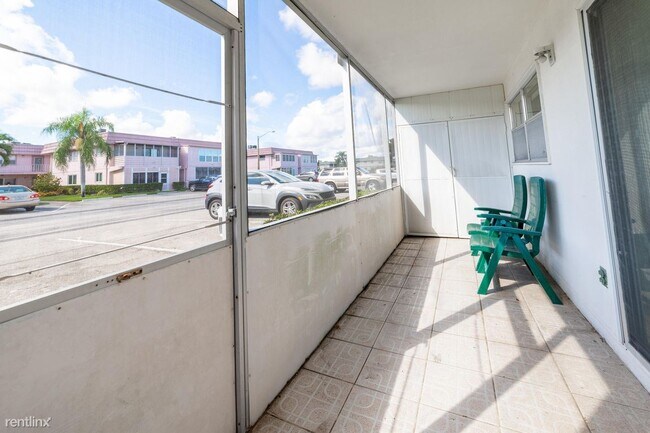 Building Photo - 2 br, 2 bath House - 305 Saxony G