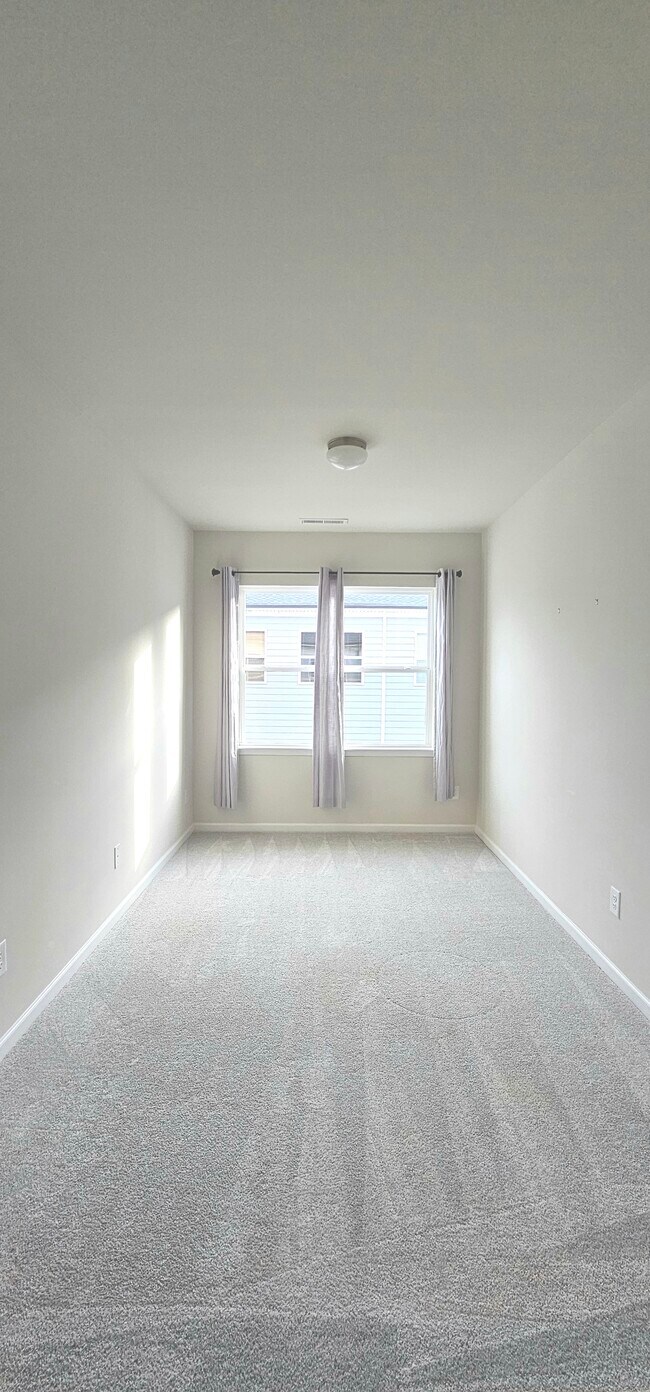 Building Photo - 904 Kinsey Aly