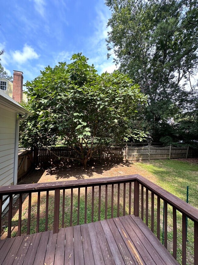 Building Photo - **West Durham 5bd / 3.5ba Oasis**