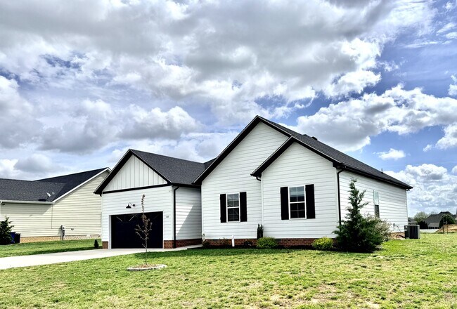 Building Photo - 1107 Andover Dr
