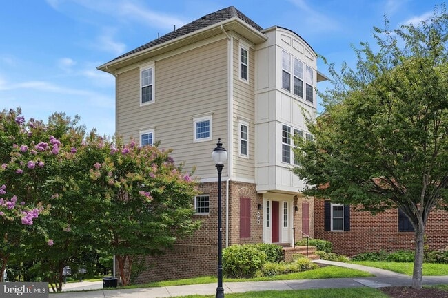 Building Photo - 304 Parkview Ave