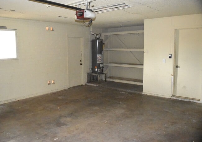 Building Photo - Awesome 5 Bed 2 Bath Home at ASU