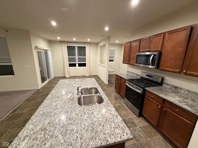 Building Photo - 15545 Westmoor Ave