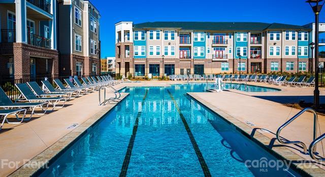 Building Photo - 9921 Holly Center Dr