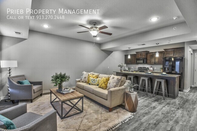 Building Photo - 12307 S Chelsea St