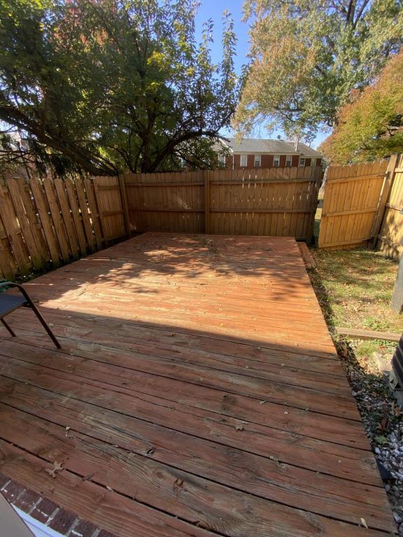 Building Photo - 1018 Dartmouth Glen Way