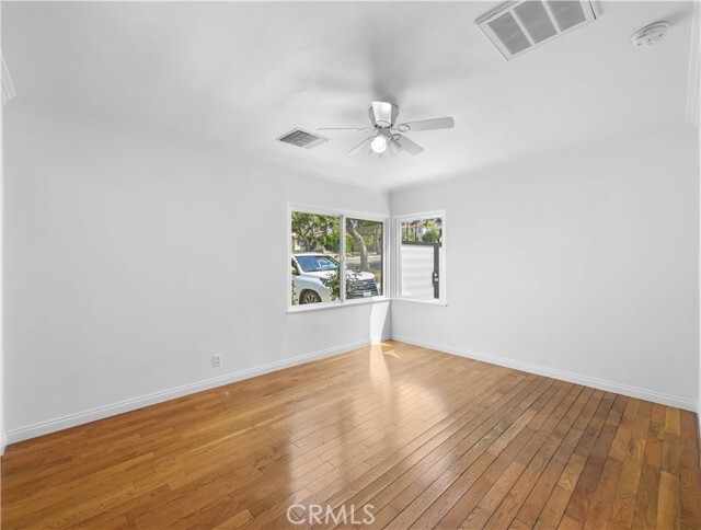 Building Photo - 826 E Olive Ave