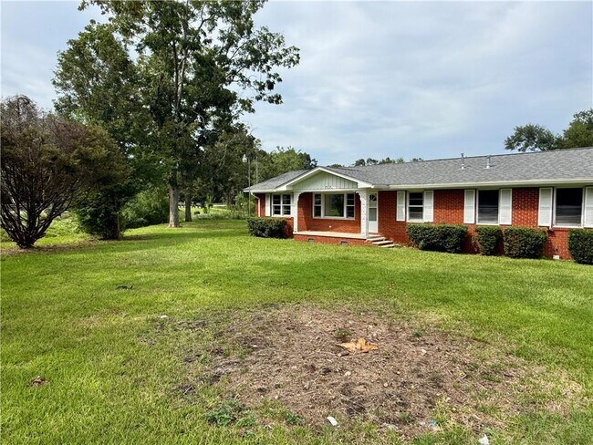 Building Photo - 5520 Helen Dr