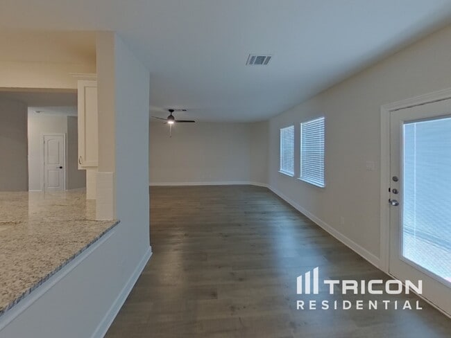 Building Photo - 1106 Bullock Dr