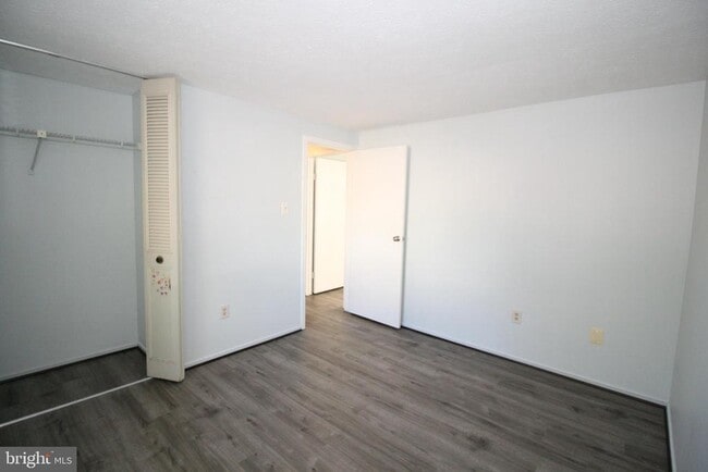 Building Photo - 1378 Rollinghouse Dr