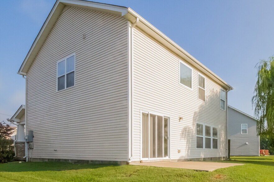 Building Photo - 305 Stewart Springs Dr