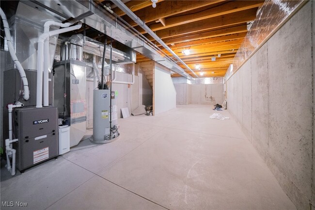 Building Photo - 12027 Wade Park Ave