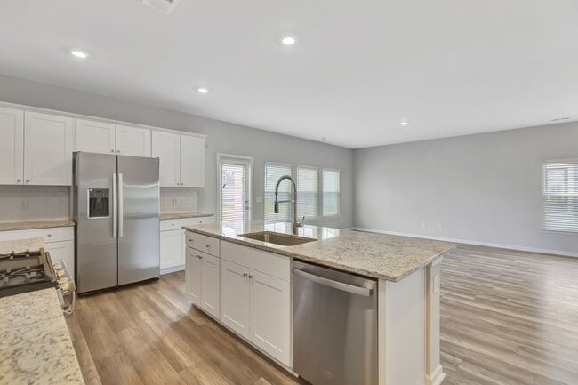 Building Photo - Summers Corner Home