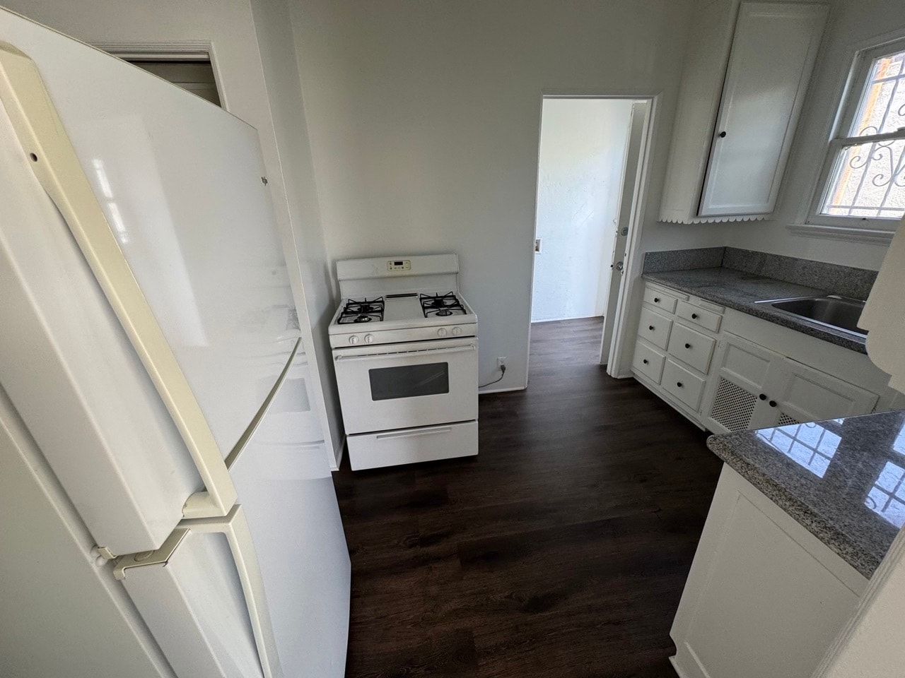 Building Photo - 2551 6th Ave