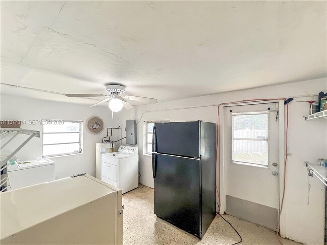 Building Photo - 192 SW 62nd Terrace