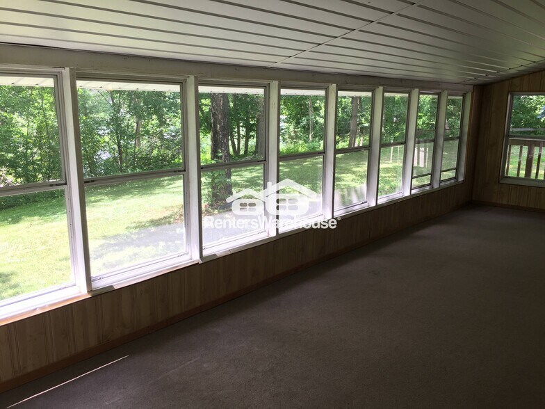 Building Photo - 1137 Birchwood Ln