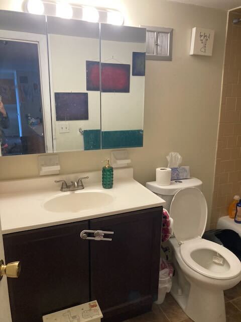 Building Photo - 70 Barrows St