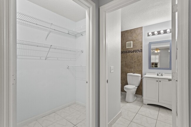 Building Photo - 6548 Swissco Dr