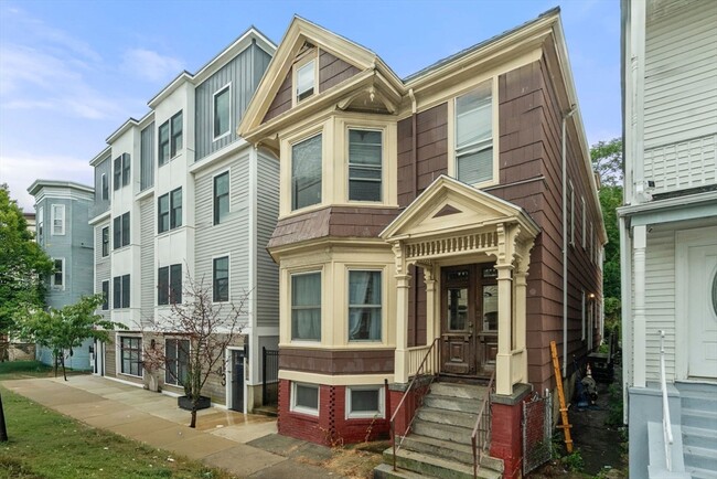 Building Photo - 111 Falcon St