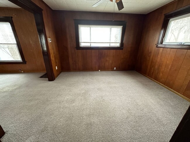 Building Photo - Spacious 3-Bedroom Home Near Jackson High ...