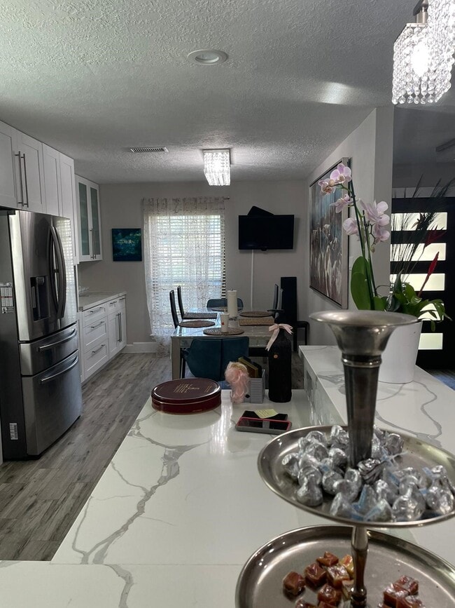 Building Photo - 14227 Sandfield Dr