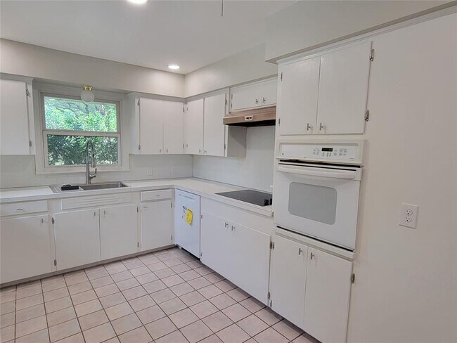 Building Photo - 2513 W 45th St