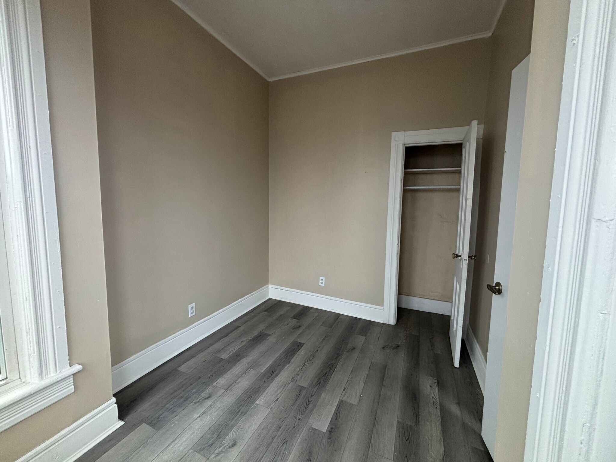 Building Photo - 15 Broadway