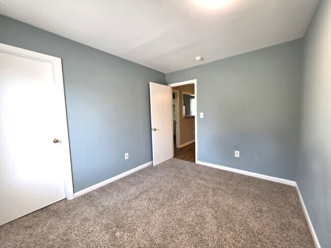 Building Photo - 209 Monticello Ave