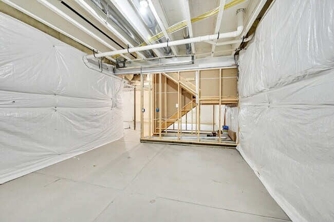 Building Photo - $2,995.00, 4 bedrooms, 2.5 baths with a bi...