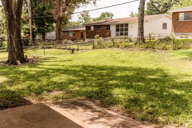 Building Photo - 10229 Edgefield Dr