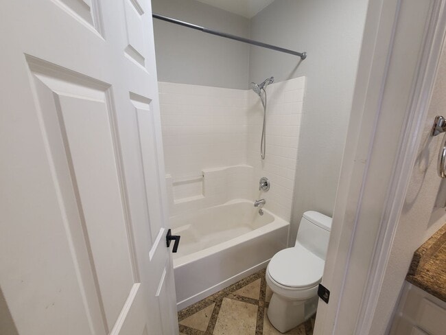 Building Photo - Great golf course views