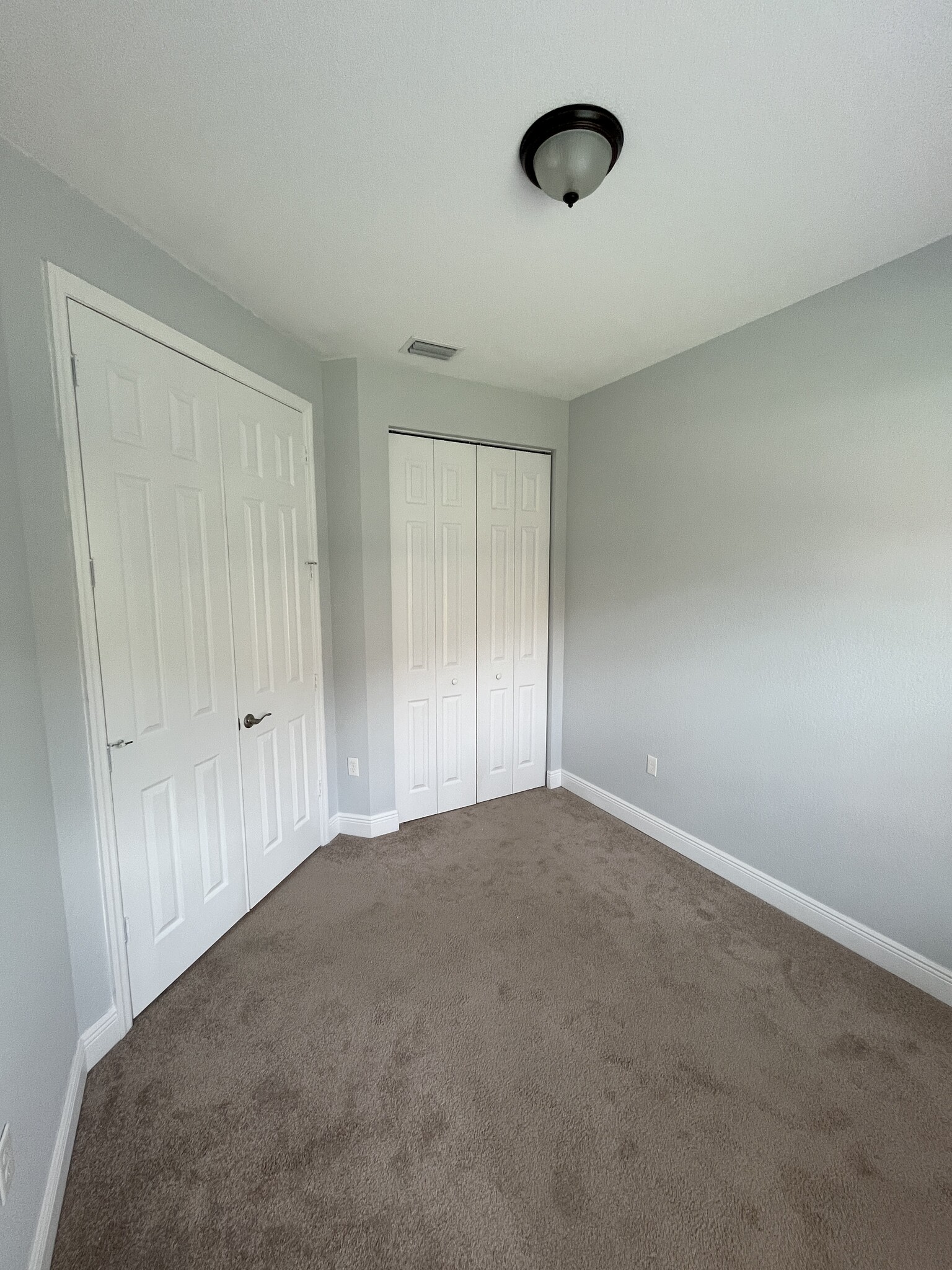 Building Photo - 2900 65th Dr