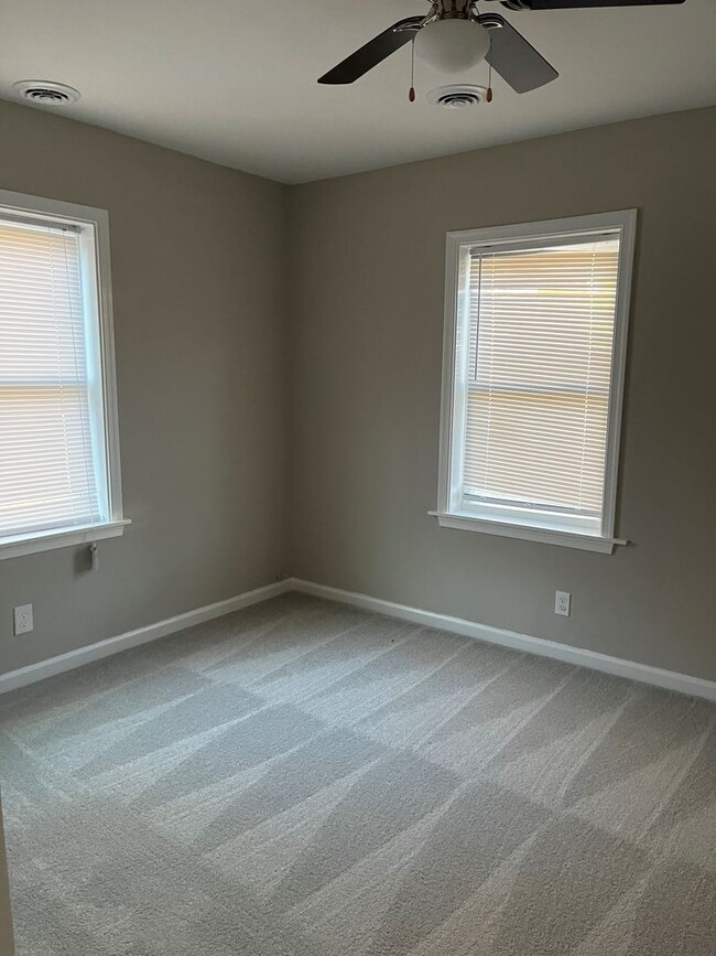 Building Photo - 3 Bedroom, 2 bath newly remodeled house