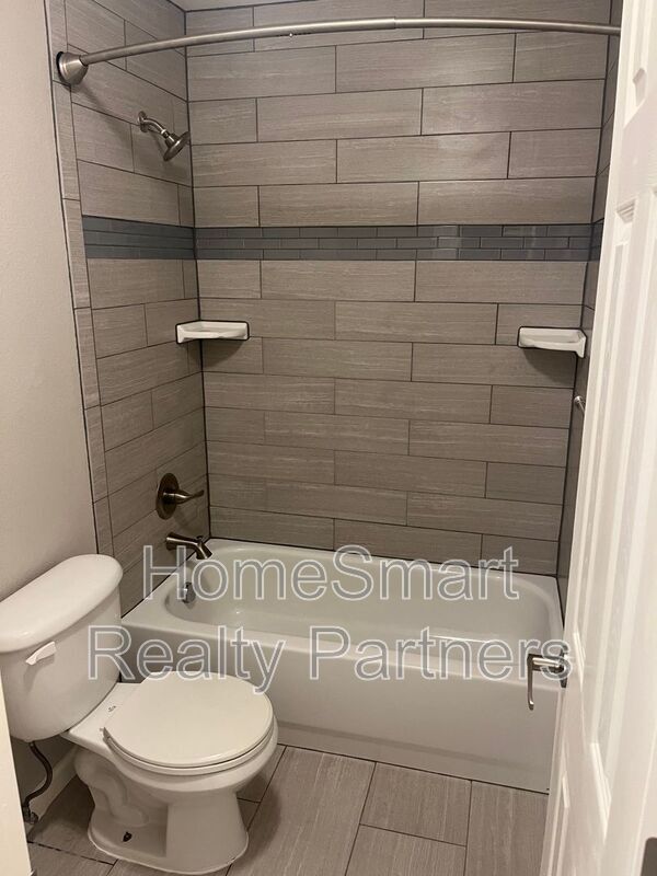 Building Photo - 3658 Claycomb Ln
