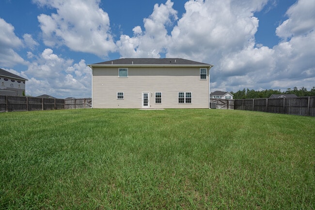 Building Photo - 418 Huntington Dr