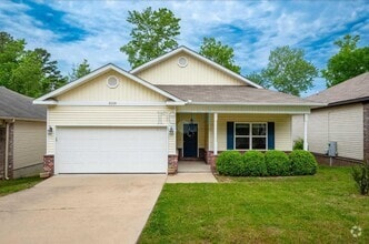 Building Photo - Gorgeous Find In West Little Rock!
