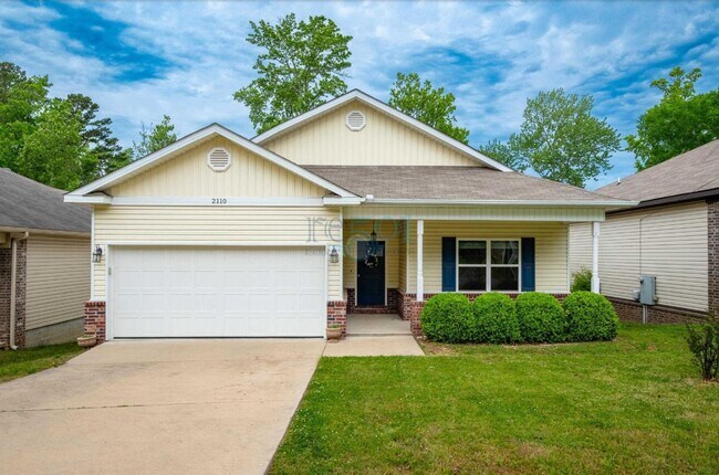 Primary Photo - Gorgeous Find In West Little Rock! Reduced...