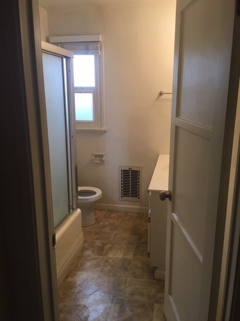 Building Photo - 8928 Ramsgate Ave