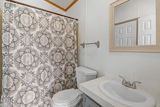 Building Photo - *SPACIOUS HOME IN PIKEVILLE SCHOOL DISTRICT*