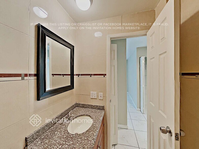 Building Photo - 5535 Haverford Way