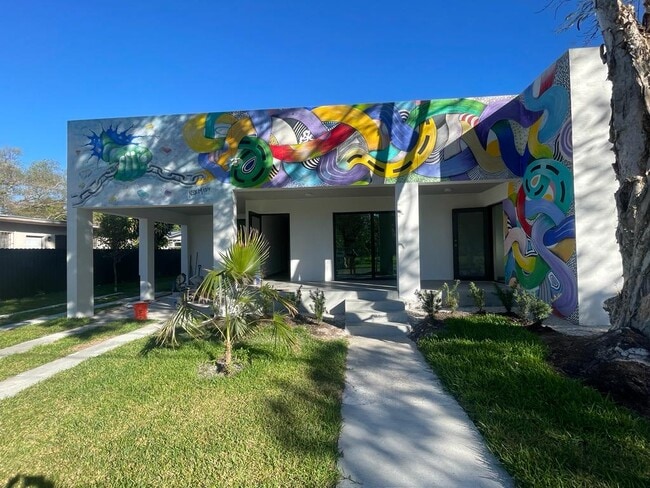 Building Photo - 1121 NW 32nd St