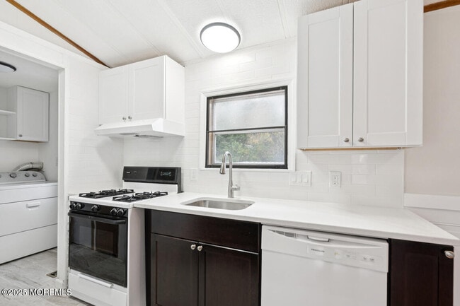 Building Photo - 5 Fallow Dr