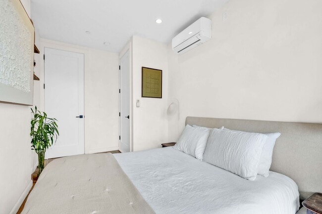 Building Photo - Stylish Form & Function in this Lovely Prospect Lefferts 2BR/1BA w/ Private Balcony.