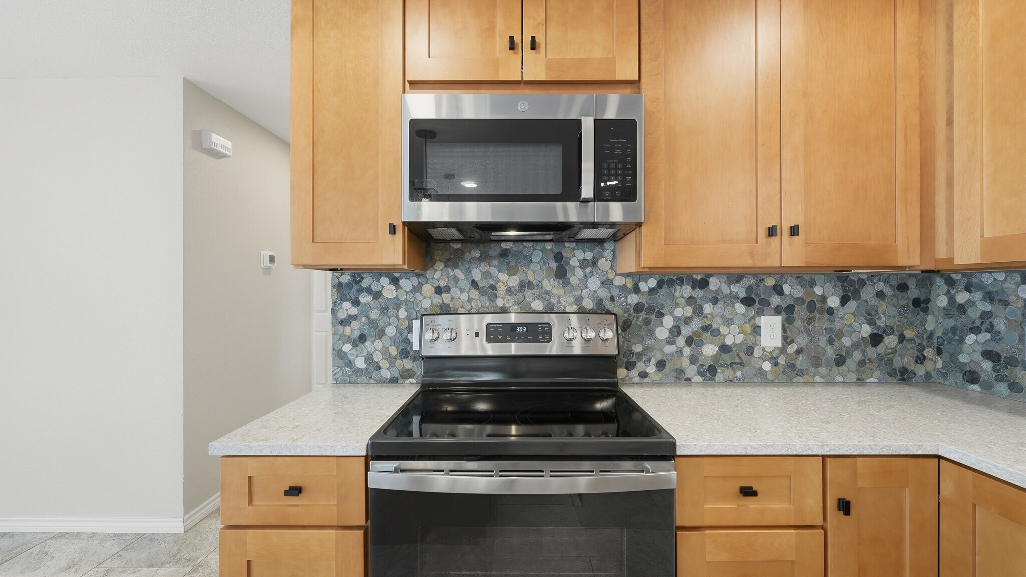 Building Photo - 1409 Highland Dr