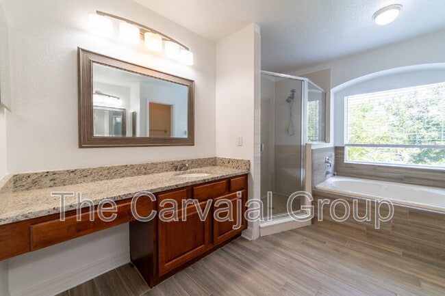 Building Photo - 13321 Moss Park Ridge Dr