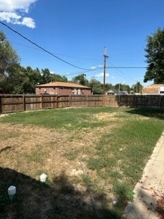 Building Photo - Charming 2-Bedroom Single Family Home with HUGE lot! Available 3/1