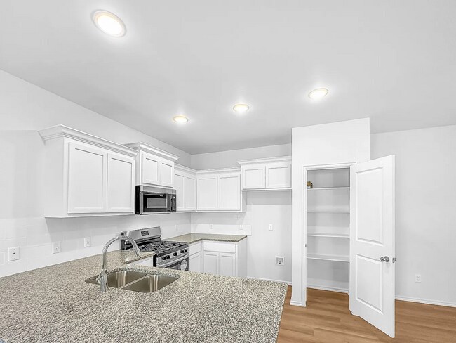 Building Photo - Beautiful 3-Bedroom, 2-Bath Home in Chickasha – Move-In Ready!
