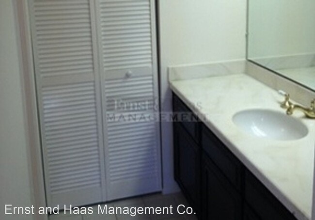 Building Photo - 2 br, 2 bath House - 5479 E. Centralia St....